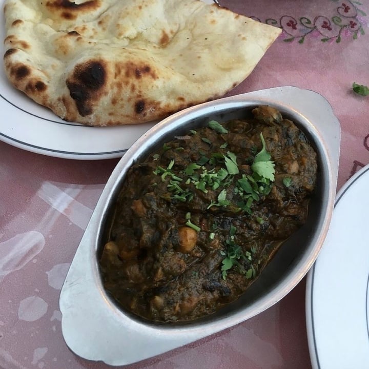 review photo of Amrit Palace Aloo Palak shared by @maryyelise on 23 Apr 2020 - review