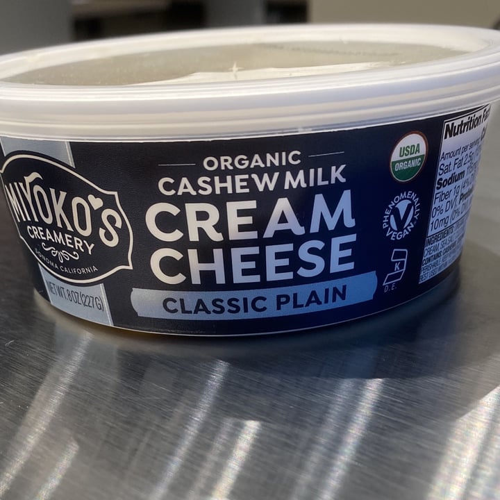 photo of Miyoko's Creamery Cashew Milk Cream Cheese shared by @smaynes on  20 Oct 2022 - review
