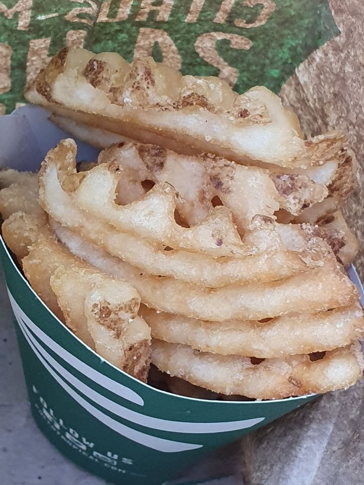 review photo of Pollo Tropical Waffle Fries shared by @anistavrou on 18 Apr 2020 - review