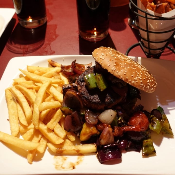 photo of Brot & Spiele Tariyaki Burger shared by @elezerowaste on  17 Oct 2021 - review