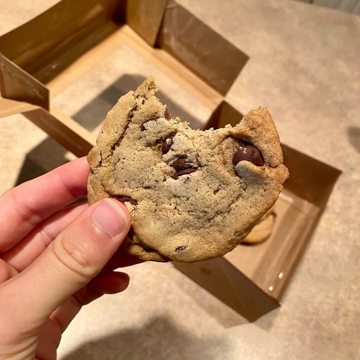 photo of Sprouts Farmers Market Vegan Chocolate Chip Cookies shared by @curvycarbivore on  27 Oct 2021 - review