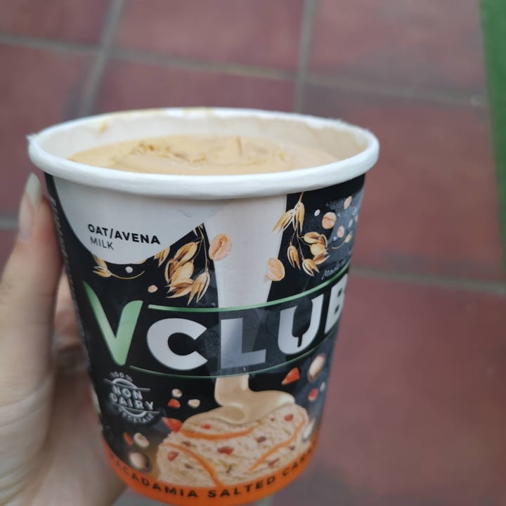 review photo of VClub Macadamia Salted Caramel shared by @marthu09 on 25 May 2021 - review