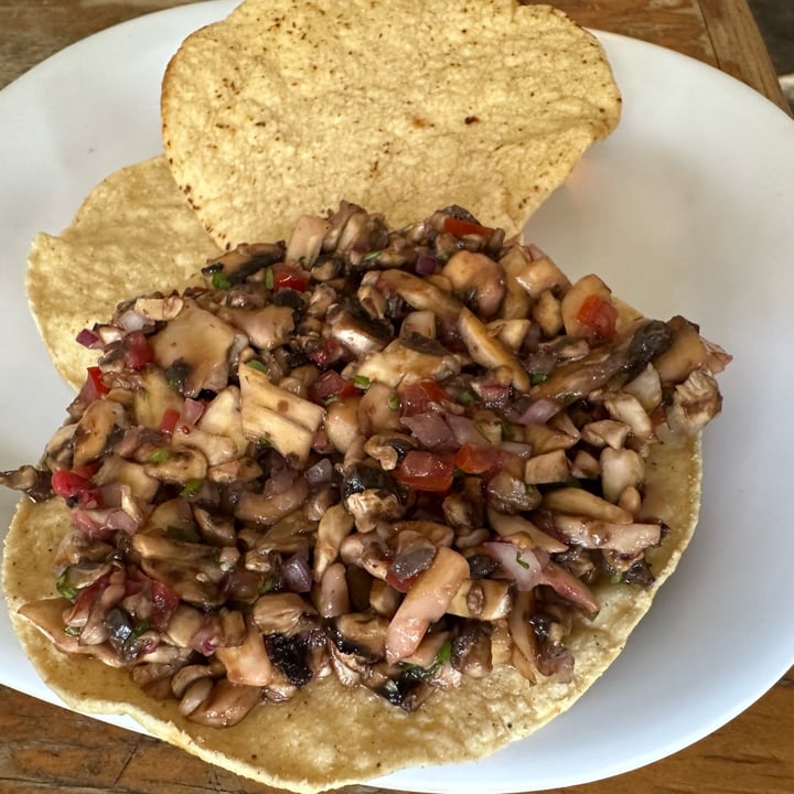 photo of La Flaca Ceviche de champiñones crudos shared by @berryveganplanet on  07 Oct 2022 - review