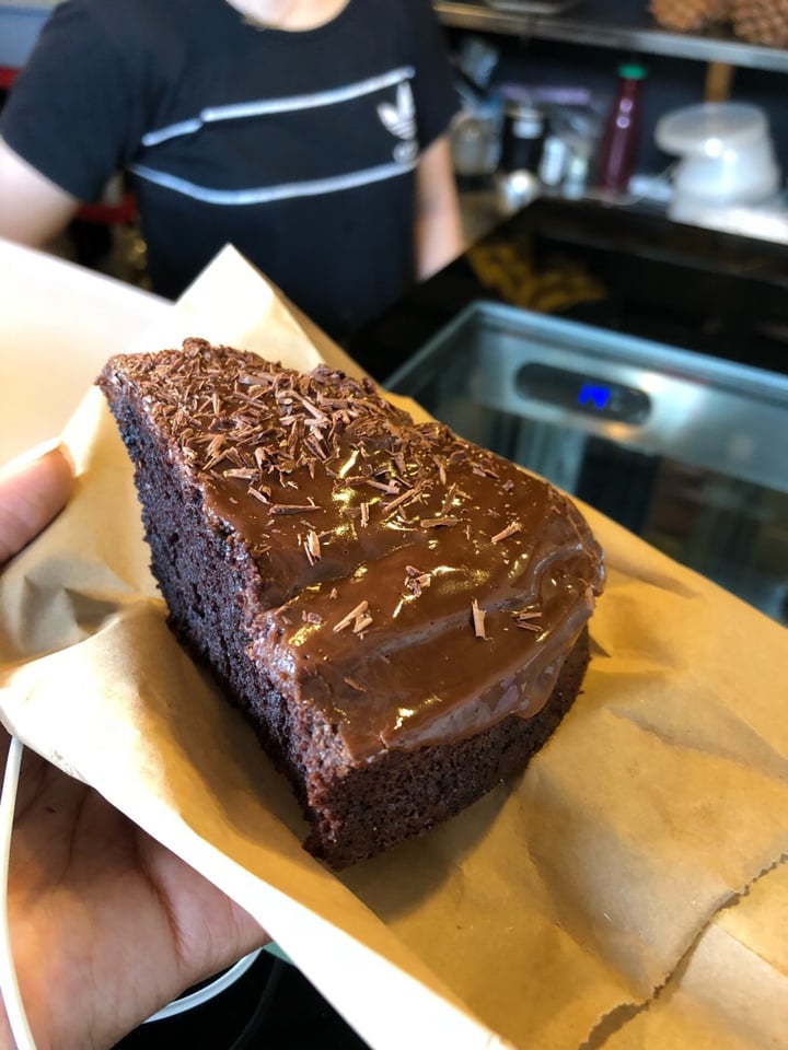 photo of Well Dressed Salad Bar Chocolate hazelnut cake shared by @alyrauff on  28 Nov 2018 - review