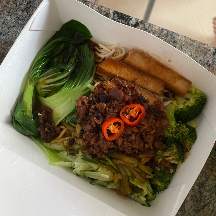 review photo of D’Life Signature Minced meat noodles shared by @peasfulpea on 01 Dec 2020 - review