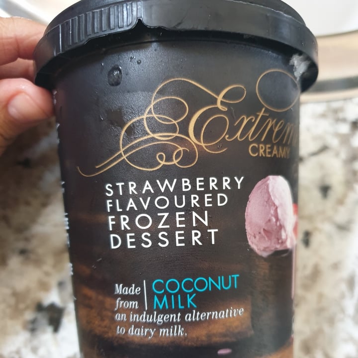 photo of Woolworths Food Strawberry Flavoured Frozen Dessert shared by @tilana85 on  05 Oct 2020 - review
