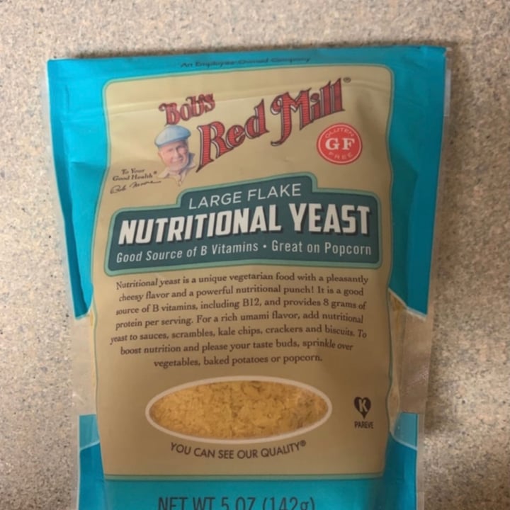 photo of Bob's Red Mill Large Flake Nutritional Yeast shared by @dolcebassvegan on  19 Apr 2021 - review
