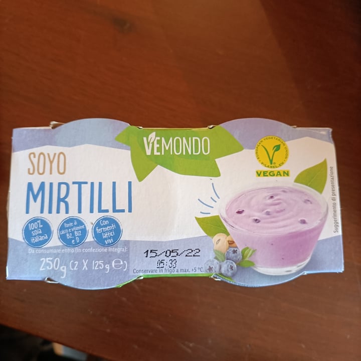 photo of Vemondo blueberry yogurt shared by @marcela97 on  16 Apr 2022 - review