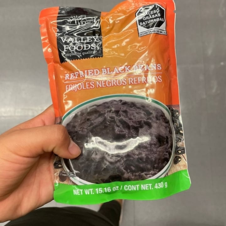 photo of Valley Foods Frijoles negros refritos shared by @yessimayorga1 on  26 Jun 2022 - review