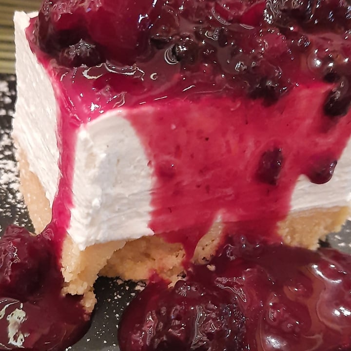 photo of Cavoli Nostri Cheesecake (Mixed Berries) shared by @giuliadentice on  28 Nov 2021 - review