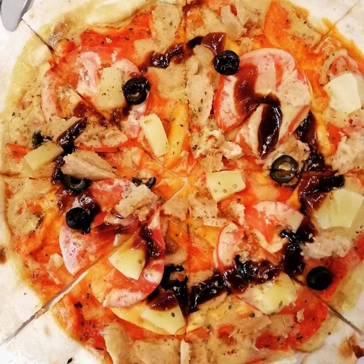photo of WS Deli Experience Store Bbq Chicken Pizza shared by @vegandiaries on  26 Apr 2020 - review