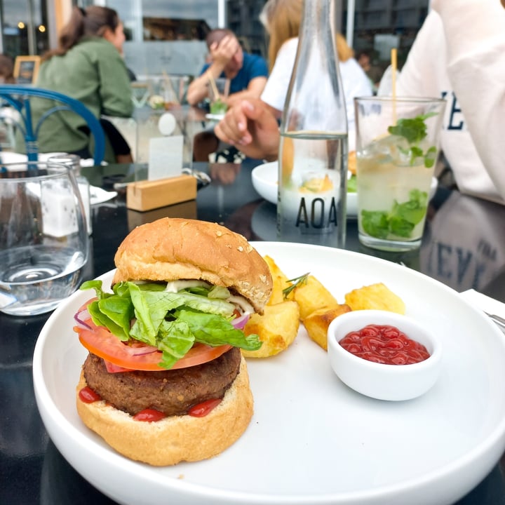 photo of Fika Beyond Burguer shared by @mairageist on  09 Feb 2022 - review