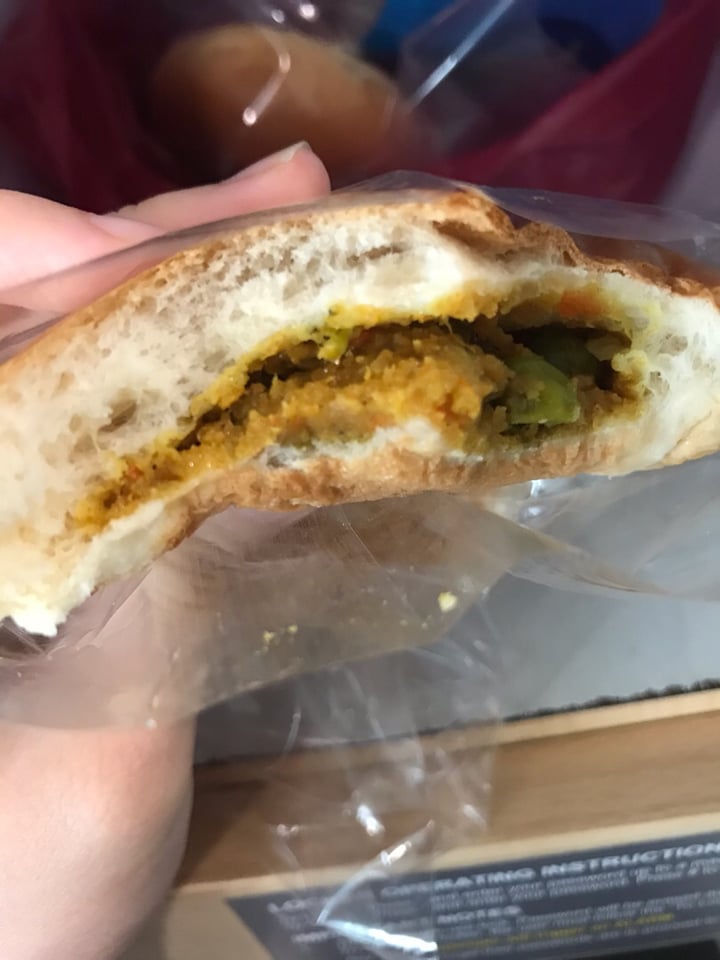 photo of Mama Patisserie Curry bun shared by @peasfulpea on  30 Nov 2018 - review