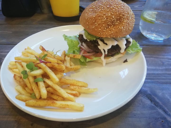 photo of Leaf Cafe Lentil and mushroom burger shared by @ez91 on  04 Jan 2020 - review