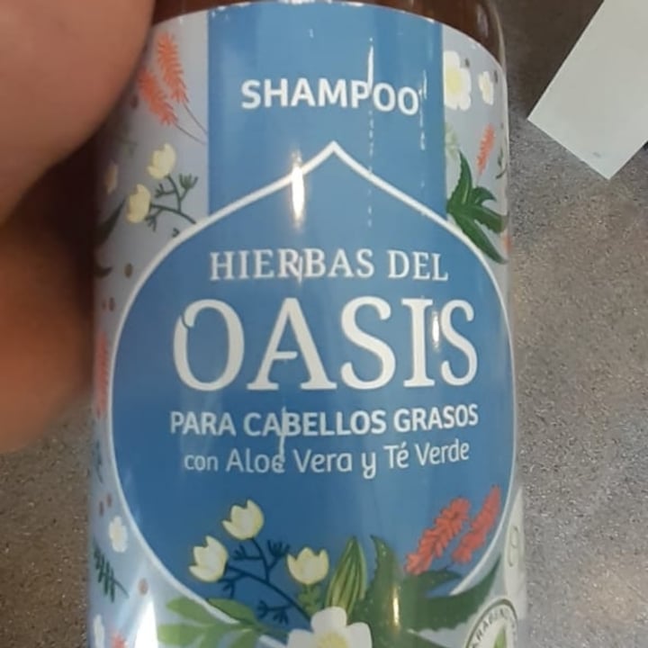photo of Oasis Shampoo Para Cabellos Grasos con Aloe Vera Y Té Verde shared by @daniconstelacion on  08 Feb 2021 - review