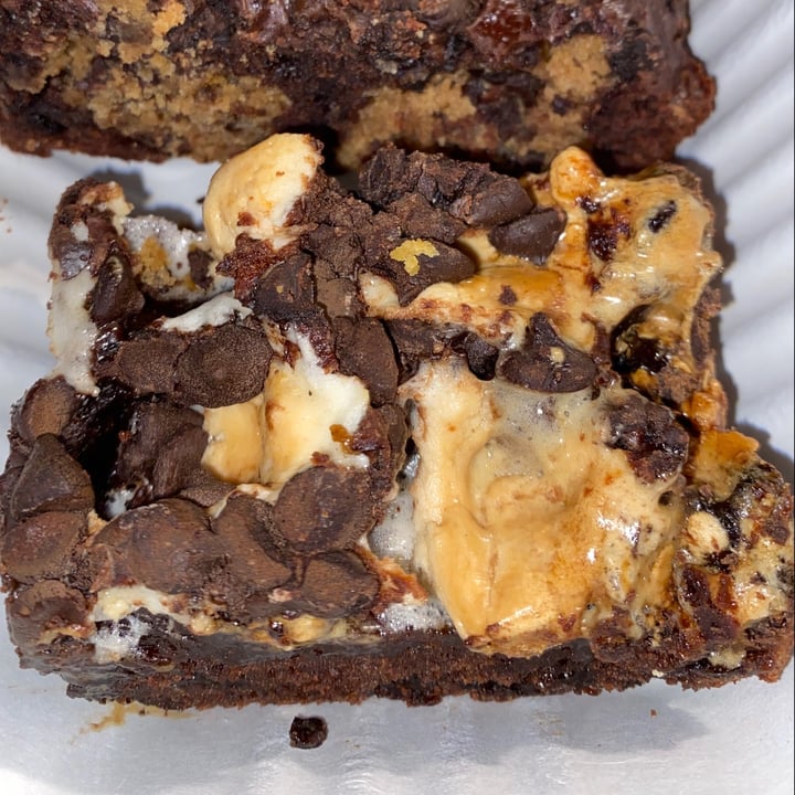 photo of The VHC Marshmellow Brownie shared by @kendrapirson on  22 Oct 2020 - review