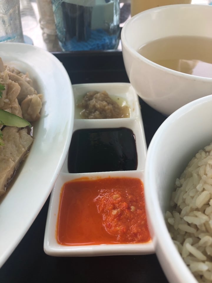 photo of Privé Tiong Bahru Hainanese Chicken Rice shared by @ninamort on  29 Mar 2020 - review