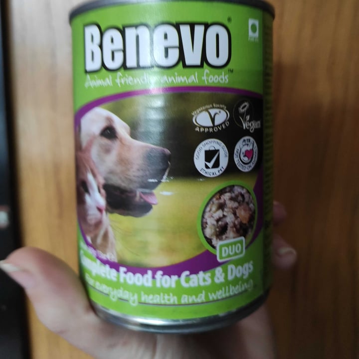photo of Benevo Complete Food For Dogs And Cats shared by @fundacionelhogar on  17 Dec 2020 - review