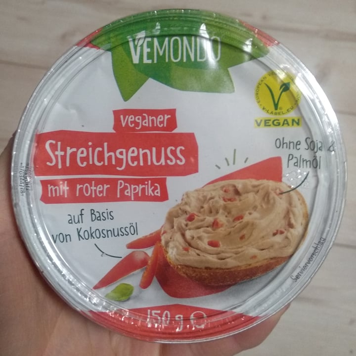 photo of Vemondo Veganer Streichgenuss mit roter Paprika shared by @farewell2flesh on  17 Jan 2023 - review