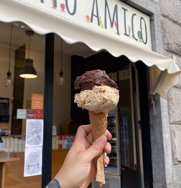 review photo of Il Gelato Amico Cono nocciola e gianduia shared by @wildflowersdea on 10 Mar 2022 - review