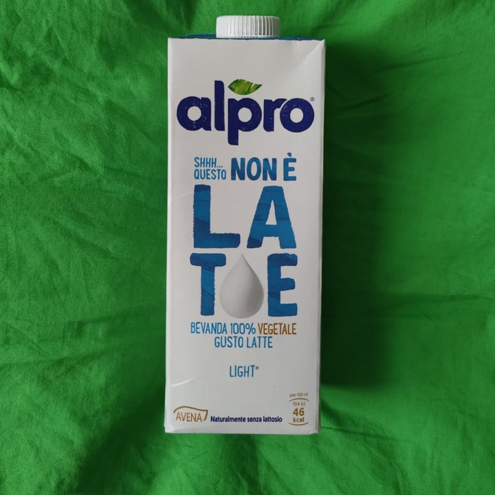 review photo of Alpro This is Not Milk Classic Questo Non è Late Classico shared by @saragarden on 15 May 2022 - review