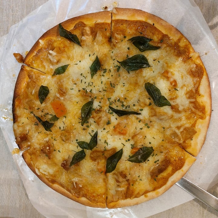 review photo of Flavours by Saute Curry Rendang Lion Mane Pizza shared by @spveg on 04 Jul 2022 - review