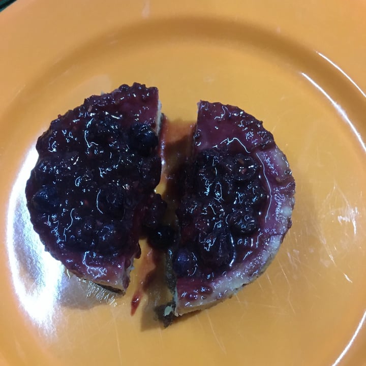 photo of Mudrá Cheese cake de frutos rojos shared by @lauchis on  25 May 2021 - review