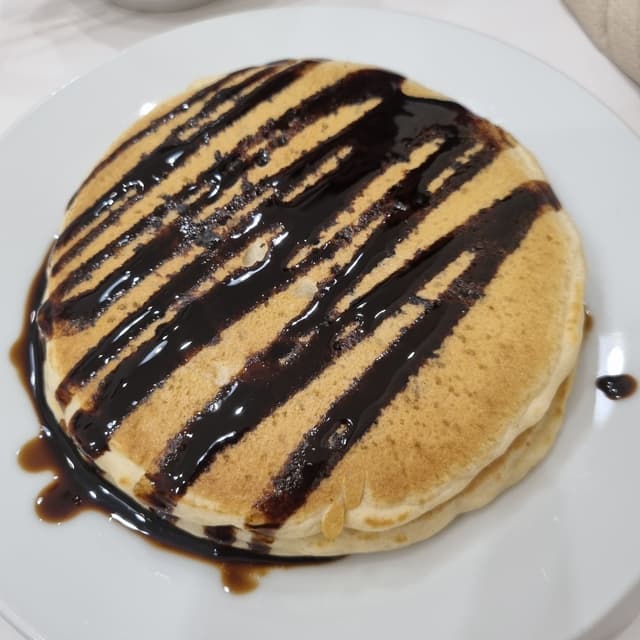 菜肴“Pancakes vegani con caramello”的照片
