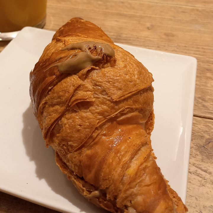 review photo of Uno Caffé Olistico brioche farcita al pistacchio shared by @ericamiglio on 02 Nov 2022 - review