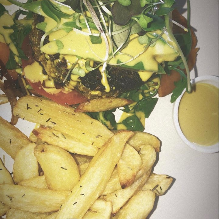 photo of Blended Health Cafe & Catering Veggie Deluxe Burger shared by @maxineparker on  02 Nov 2020 - review