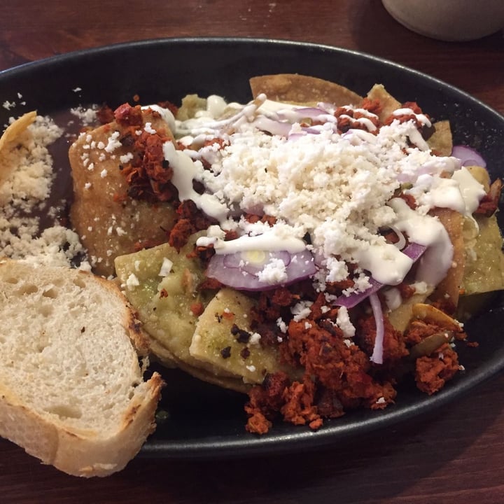 photo of Café Vegetal Chilaquiles verdes con chorizo shared by @zullybee on  13 Dec 2021 - review