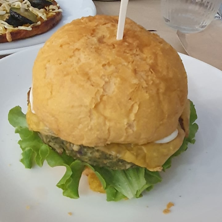 photo of Efrem - Gourmet Boutique and Finest Bar zombie burger shared by @kingmary on  20 Oct 2022 - review