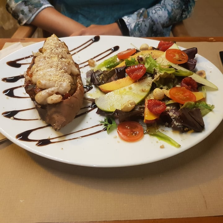 photo of Restaurante Vegetariano Fang i Aram Boniato relleno de verduras shared by @ixb on  04 Sep 2021 - review