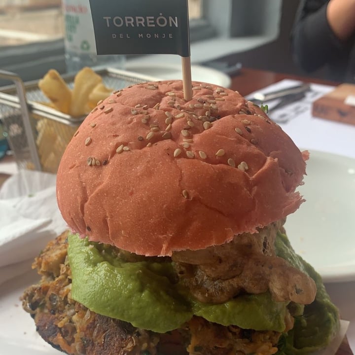 review photo of Torreón Del Monje Hamburguesa veggie shared by @tedisvegan on 27 Nov 2021 - review