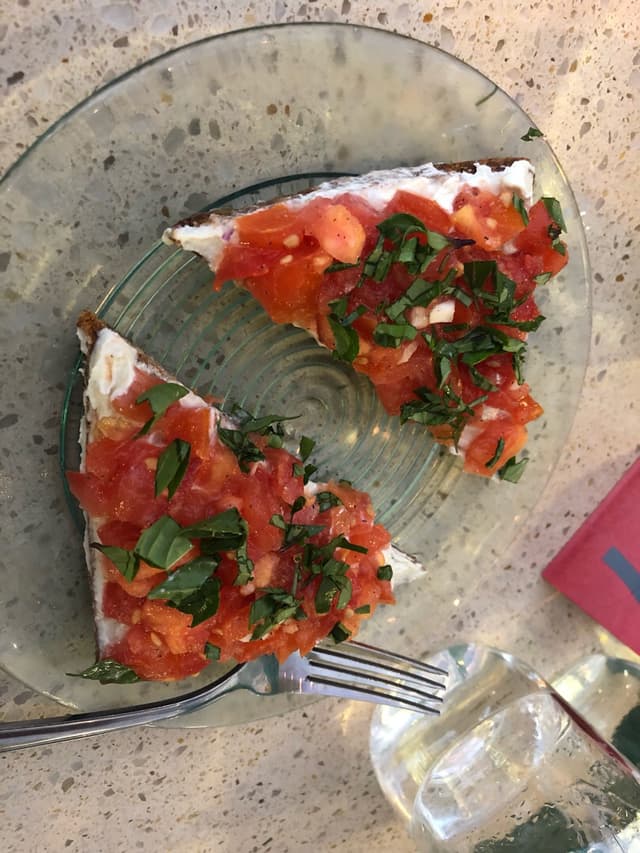 菜肴“Raw Pizza”的照片