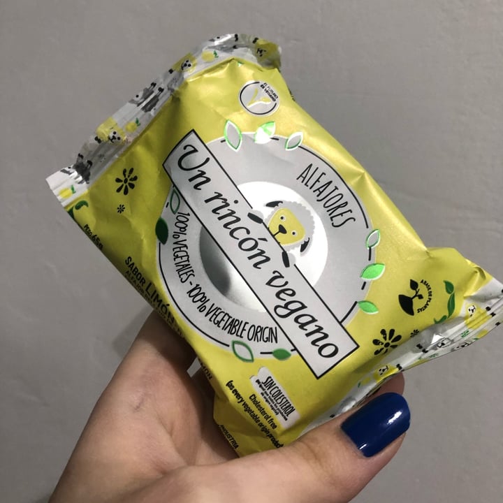 photo of Un Rincón Vegano Alfajor de Limón shared by @caaro1212 on  30 Jul 2022 - review