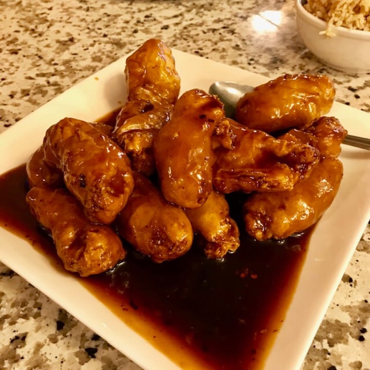 photo of Yuan Su Vegetarian General Tso’s Chicken shared by @pdxveg on  23 Oct 2019 - review