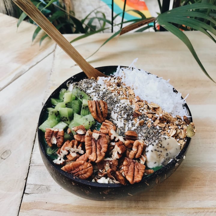photo of Peace & Bowl. Green Bowl shared by @thishanabee on  30 May 2021 - review