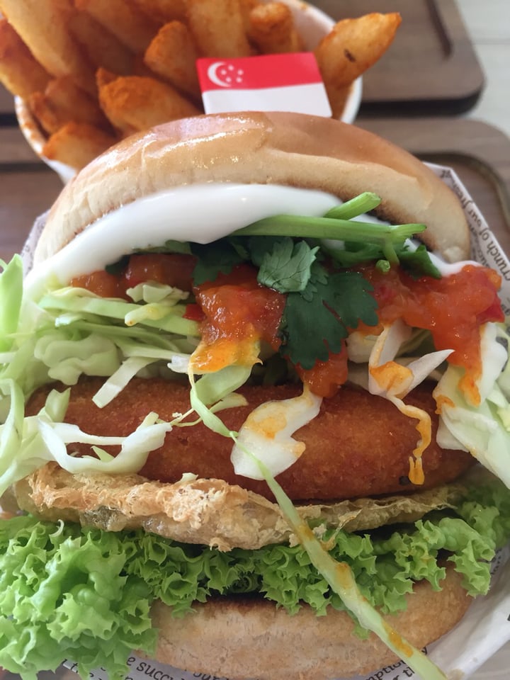 review photo of VeganBurg Singapore Chili Krab Burger shared by @holyloewe on 24 Aug 2019 - review