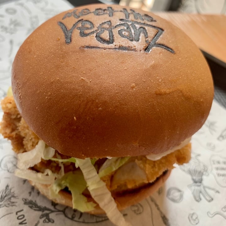 photo of Meet The Veganz Oh My Garlic Burger shared by @georgeshayek on  04 Sep 2021 - review
