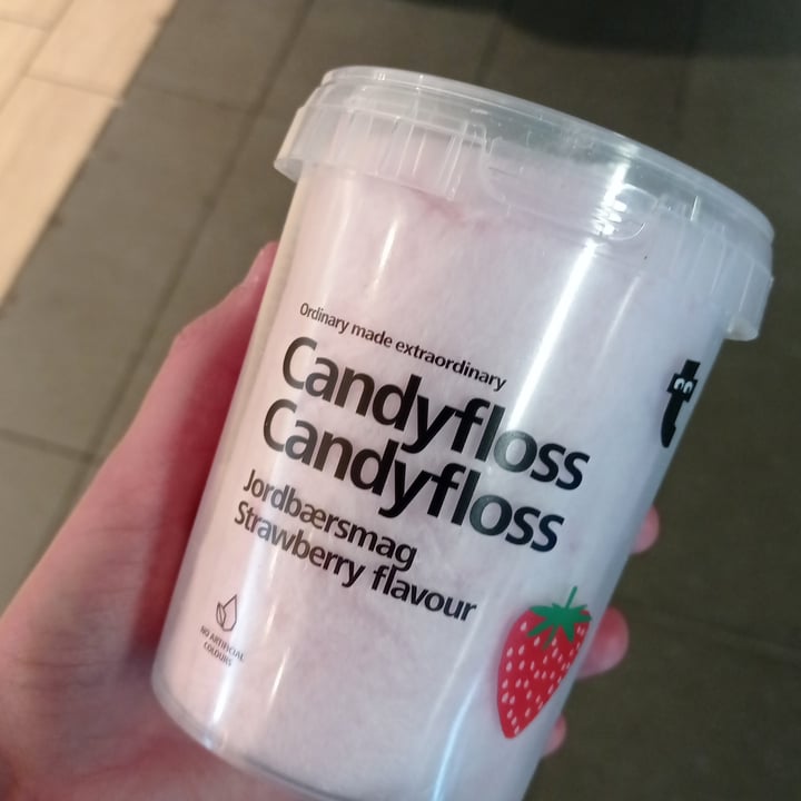 photo of Flying Tiger Strawberry candyfloss shared by @vegangiorgy on  13 May 2022 - review