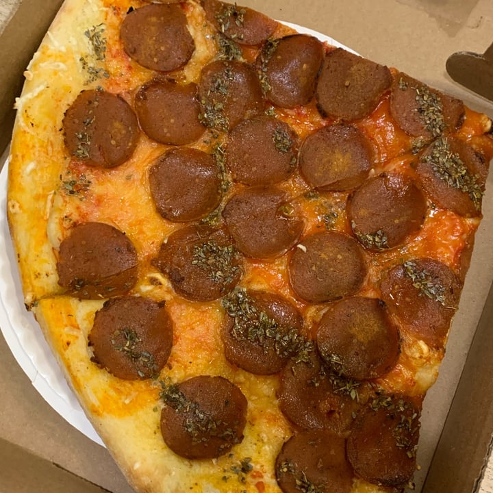 photo of Screamer's Pizzeria Pepperoni Slice shared by @sarahyak on  15 Dec 2021 - review