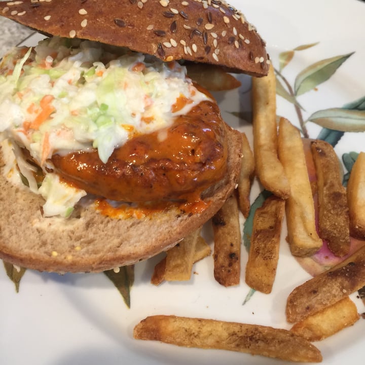 photo of Veggie Grill Nashville Hot Chick’n Sandwich shared by @ekelcem on  19 Jun 2020 - review