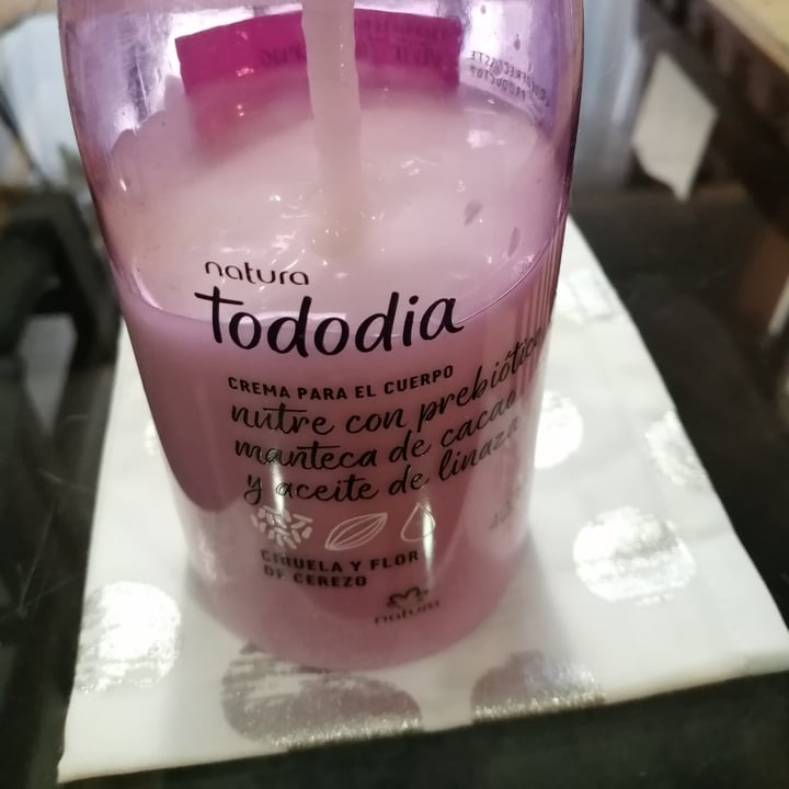 photo of Natura Todo día crema de cuerpo ciruela y flor de cerezo shared by @alilobato on  17 Sep 2020 - review