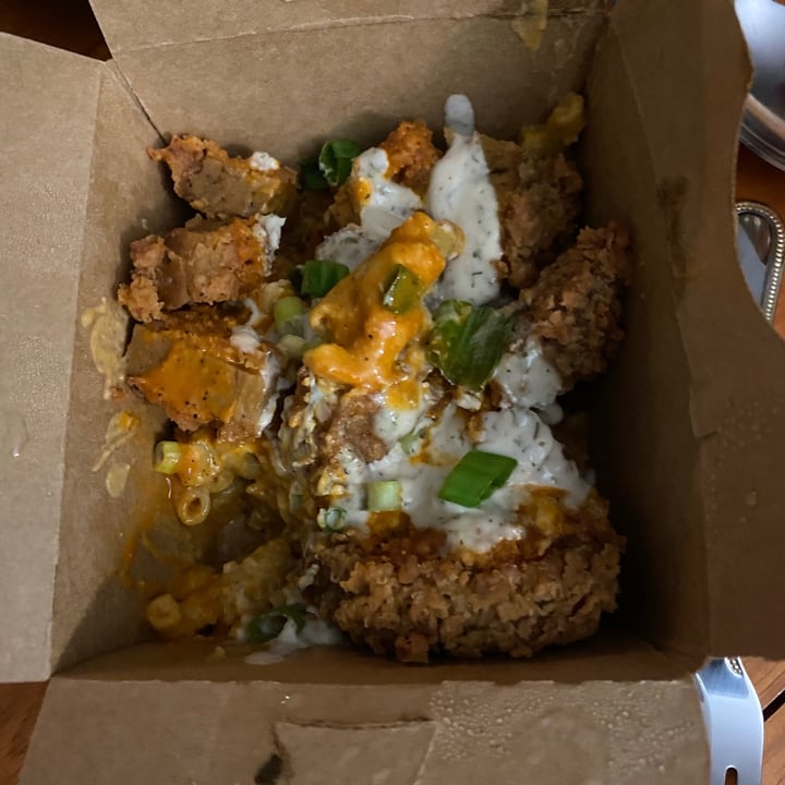 review photo of 3 Dot Dash Vegan Kitchen Buffalo mac shared by @lmangine on 27 Sep 2020 - review