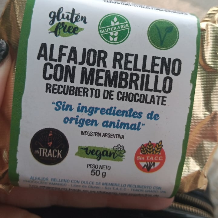 review photo of On Track Alfajor Relleno Con Membrillo shared by @soylatormenta on 11 Mar 2021 - review