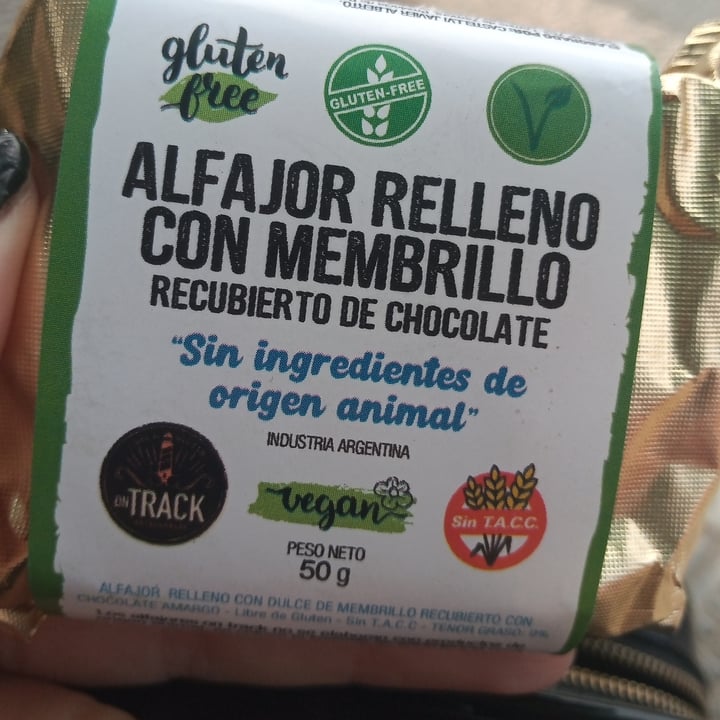 photo of On Track Alfajor Relleno Con Membrillo shared by @soylatormenta on  11 Mar 2021 - review