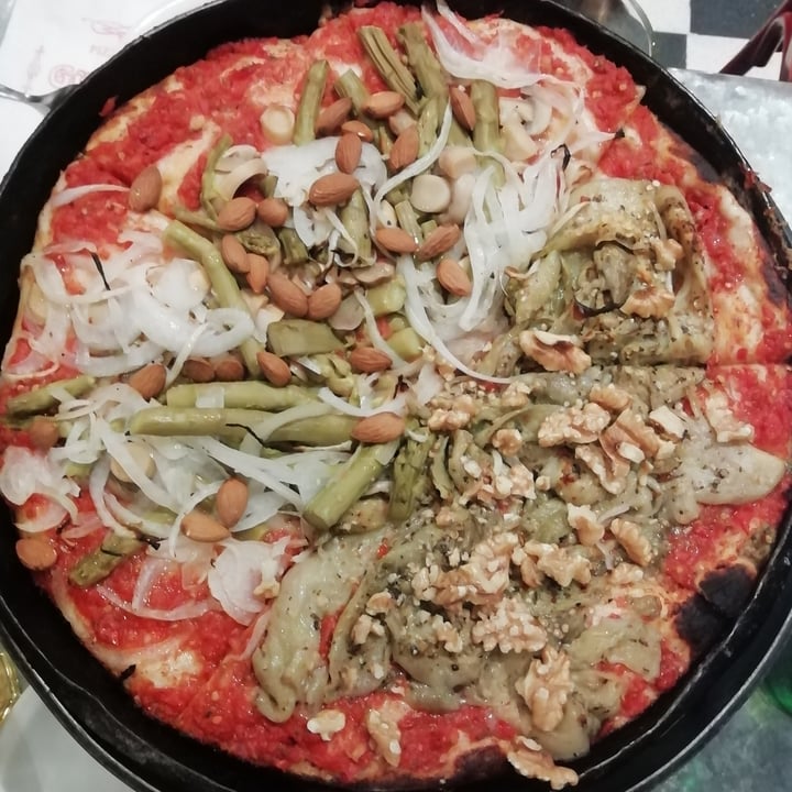 photo of Pizzería Güerrin Pizza Vegana Mitad Champiñones Mitad Berenjenas shared by @acuello on  17 Mar 2021 - review