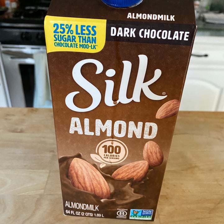 photo of Silk Dark Chocolate Almond Milk shared by @mlpmucke on  05 Jul 2020 - review