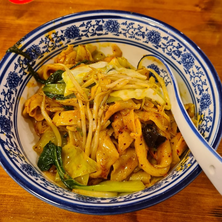 photo of Xi'an Delicious Foods spicy hot oil noodle vegetarian shared by @ishara- on  25 Aug 2022 - review